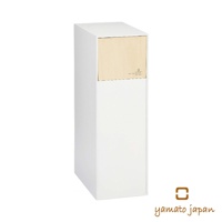 白色前開式隙縫可堆疊垃圾桶，頂部為淺木紋面板，設有品牌標誌。