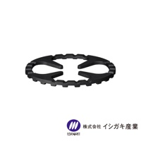 黑色鑄鐵製五德瓦斯爐架，呈圓形，邊緣有鋸齒狀凹槽，內部有四個向上彎曲的支架，用於穩定鍋具。