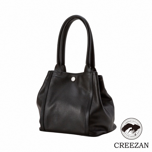 JETTER 方形托特包 CJTE-026，黑色皮革材質，帶有簡潔的設計和圓形金屬飾扣，搭配雙提把。