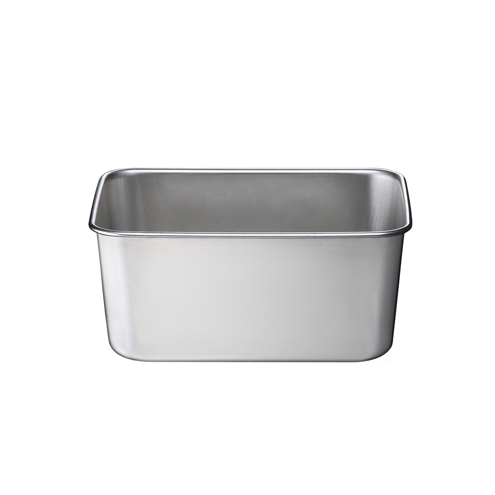 日製不鏽鋼長方形食物儲存盒，銀色，無蓋，邊緣光滑，適合收納食材。