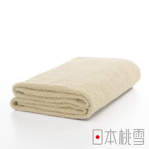 一條折疊的米黃色精梳棉飯店浴巾，材質柔軟，紋理清晰，背景為純白色。