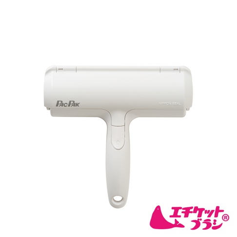 白色可水洗清潔滾輪，配有 T 型握把，滾輪頂部印有「PAC PAK」及「NIPPON SEAL」字樣。
