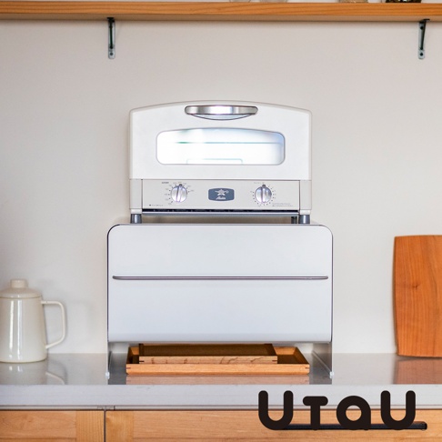 UtaU 品牌的抽屜式多功能萬用收納整理櫃，上方疊放著白色阿拉丁烤箱。