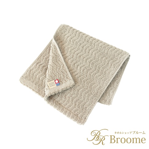 Broome 品牌 ASH 今治柔韻波紋甘撚細毛巾，採用100%純棉材質，緹花織法呈現細緻波浪圖案，日本製，尺寸約22x82公分。