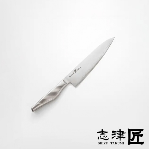 京 / Chef's knife 主廚刀，18公分，銀色不鏽鋼刀刃，帶有錘紋紋理，符合人體工學的銀色條紋握柄。