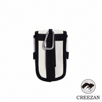 高爾夫球收納腰包，白色皮革搭配黑色條紋和織帶，頂部有銀色金屬掛鉤。