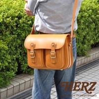 職人手作皮革經典雙扣郵差包 CK-100 (2種尺寸)