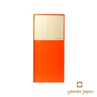 DOORS mini 迷你垃圾桶，前半部為淺木紋，後半部為亮橘色，純手工木製，前開式設計。