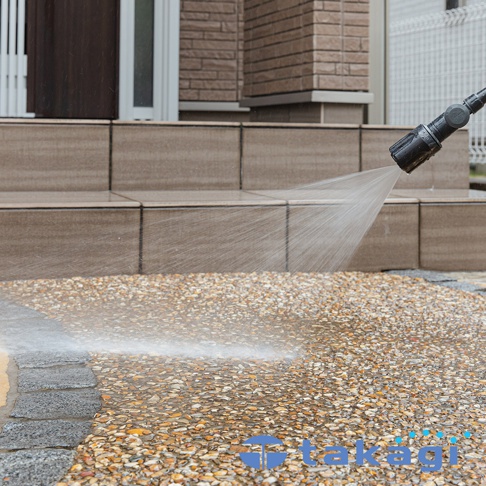 takagi 旋噴頭-G1135BK 正噴射水柱清洗戶外階梯及碎石地面
