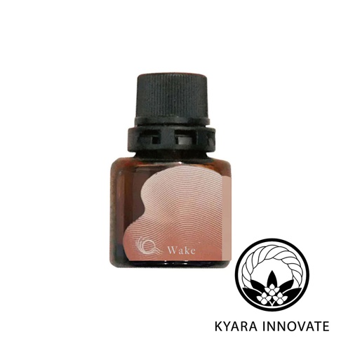 KYARA INNOVATE Wake 精油瓶與品牌標誌
