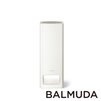 The Pure 空氣清淨機，白色，方形柱狀設計，頂部有扇葉，機身正面下方有一個長方形的開口，印有BALMUDA品牌標誌。