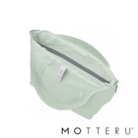 淺綠色輕時尚摺疊保冷可拆托特袋，採用拉鍊開合，側面有品牌標籤。