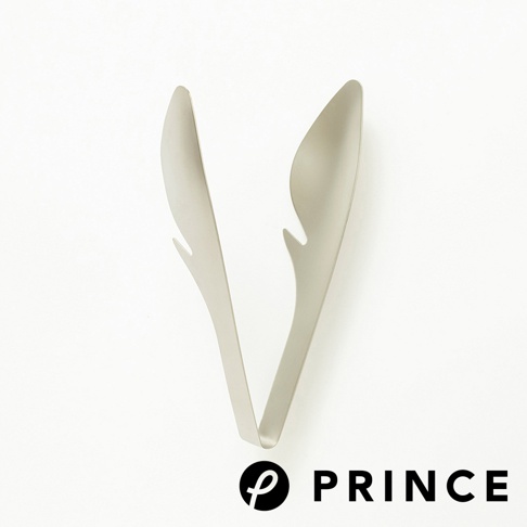 一對銀色金屬製萬用料理勺型分菜夾，勺型夾頭，中間有V形開口設計。