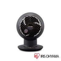 黑色圓形機身搭配深棕色木紋風扇葉，底座為黑色，設有觸控面板。