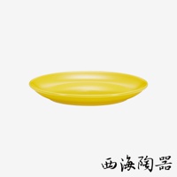 波佐見燒 Common 陶瓷料理盤，18公分，鮮黃色，簡約設計，適合日常餐飲。