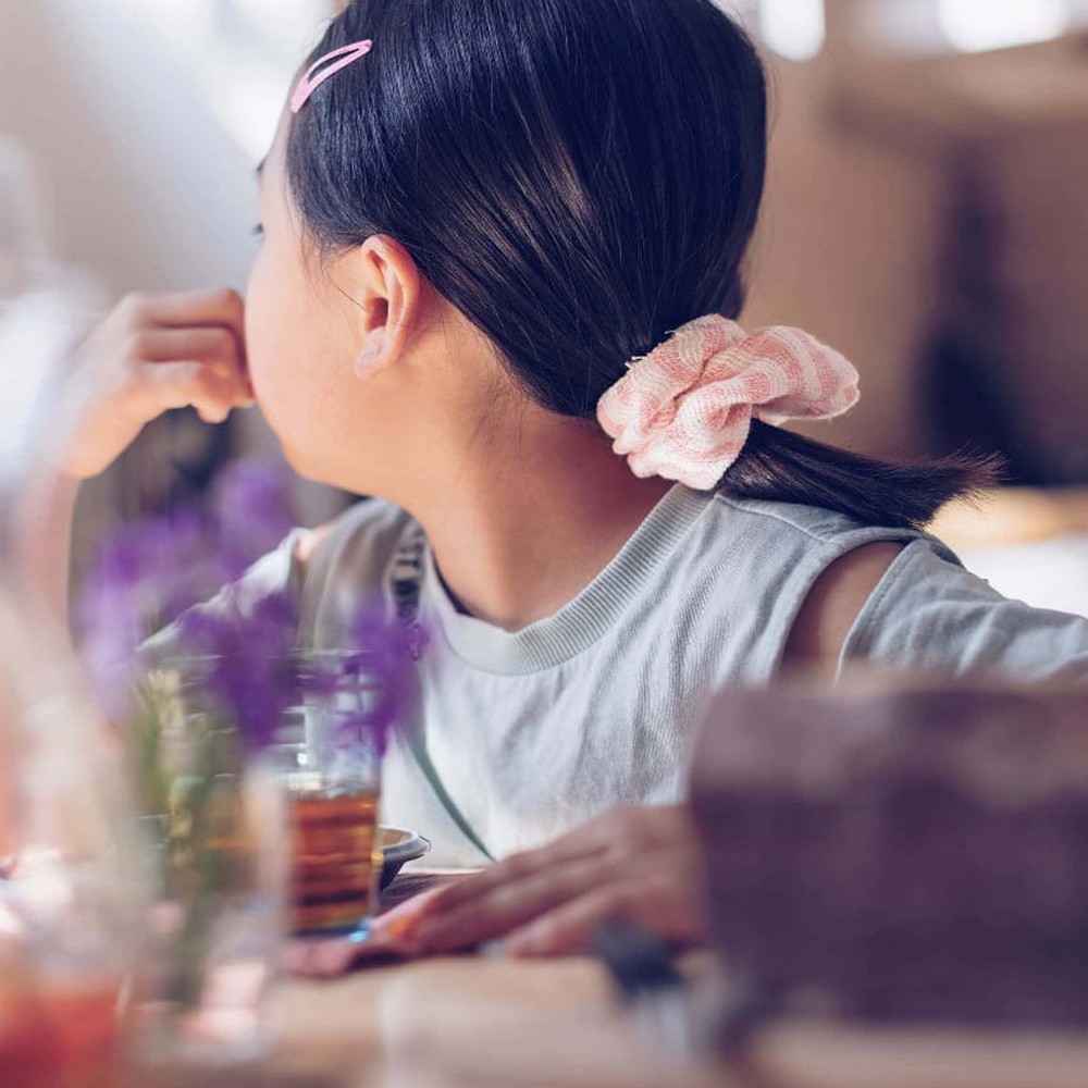 今治有機匹馬棉雙色彈力髮圈，粉白色條紋，鬆緊適中，可固定髮型。