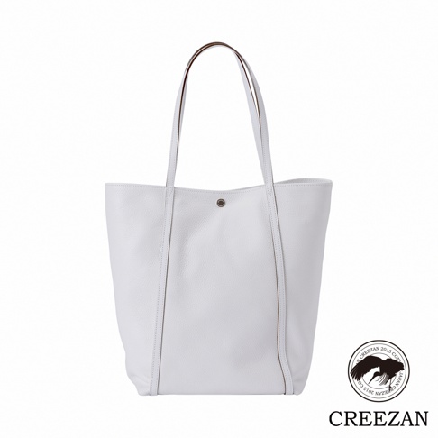 JETTER 大容量肩背托特包，白色荔枝紋皮革材質，簡約設計，配有兩條可肩背的提把，包身中間有銀色壓扣。