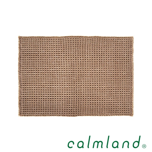 棕褐色鬆餅紋吸水浴墊，材質為織物，邊緣有流蘇，尺寸為 M。