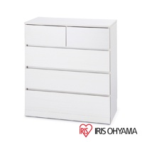 白色木製收納櫃，共五層抽屜，頂部兩層為左右對開式抽屜。