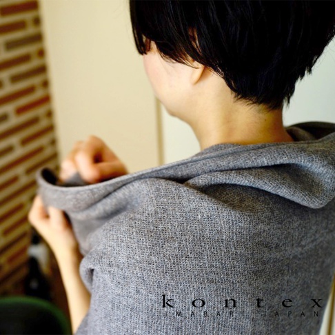 LANA針織風純棉浴巾，灰色，展示其柔軟的織紋和細緻的質地，適合居家使用。