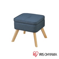 深藍色布藝收納椅凳，頂部有縫線裝飾，配有四個木質斜腳，呈現北歐風格。