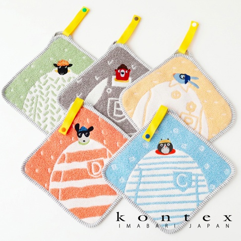 這張圖片展示了五款 Kontex 今治純棉方形毛巾，每款毛巾皆以淺色調為主，並在中心刺繡有不同的可愛擬人化動物角色，包括羊、熊、鳥、狗與貓。每條毛巾上方均附有黃色吊環，周邊以灰色細條紋滾邊，整體呈現出清新且充滿童趣的設計風格，底部則標示著品牌名稱 KONTEX Imabari Japan。