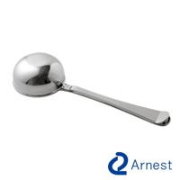 銀色金屬製的咖啡兩用量匙夾，勺頭為半球形，帶有一個扁平的手柄，末端有彎曲的夾子設計。