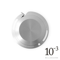 銀色鋁製卷尺，2公尺長，圓形設計，表面有「DESIGNED BY HIDEBUMI YAMAGUCHI」及「MADE IN JAPAN」字樣。