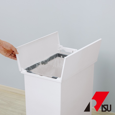 SOLOW 45L 踩踏對開分類垃圾桶，白色塑膠材質，雙開蓋設計，內有黑色垃圾桶框及透明垃圾袋。