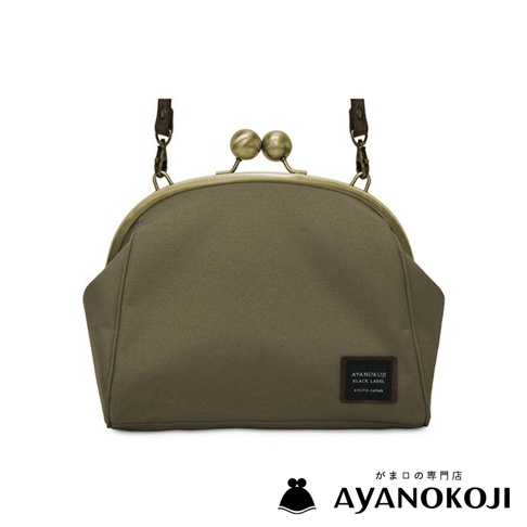 笈染色大玉口金斜背包，附有品牌標籤，為京都職人手作商品