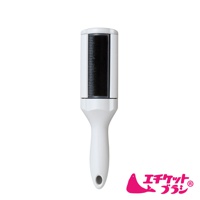 白色免耗材抗菌衣物除塵刷，帶有黑色滾輪，手柄末端有掛孔。