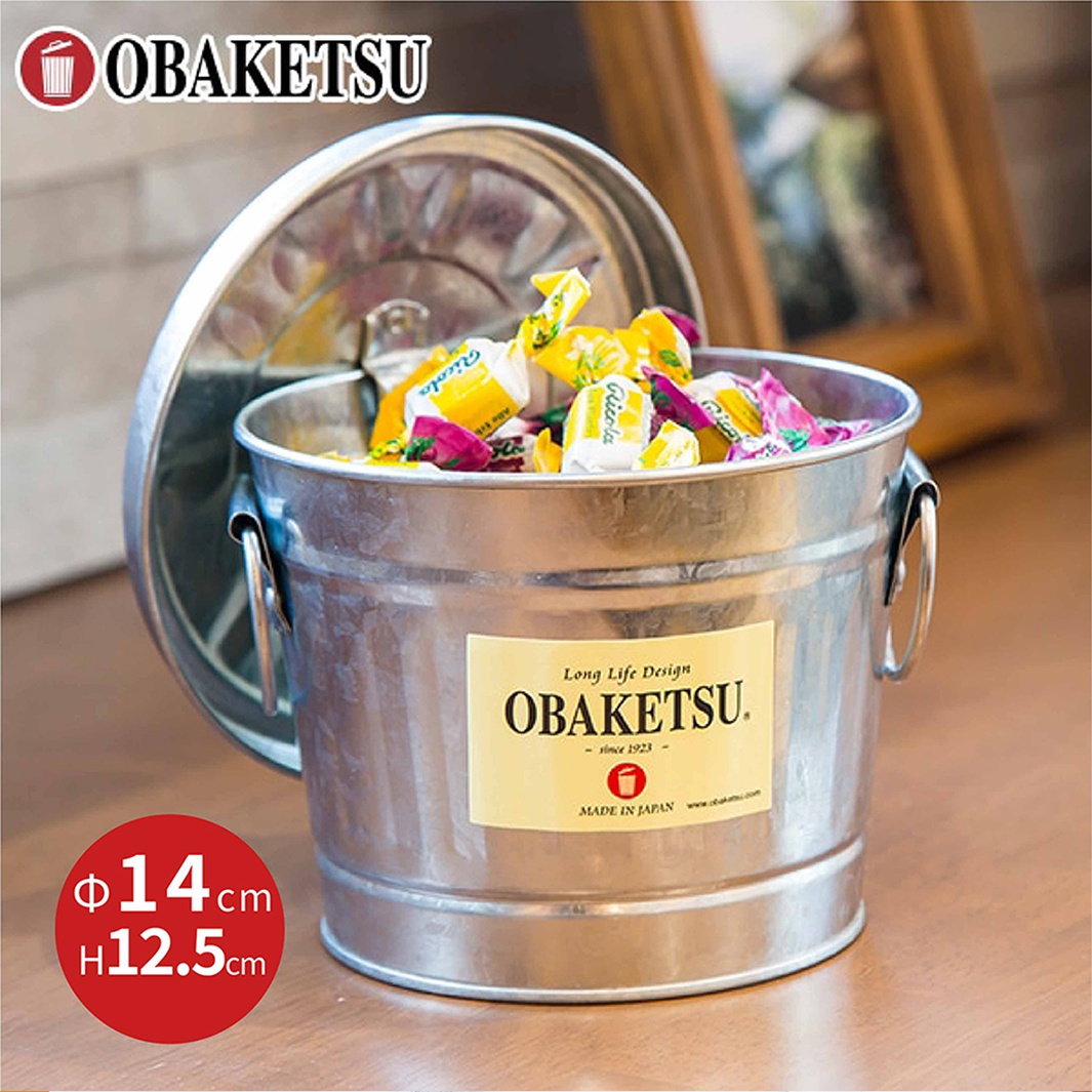 OBAKETSU 手工製迷你桶，內裝糖果，標有 14 公分直徑和 12.5 公分高度的規格。