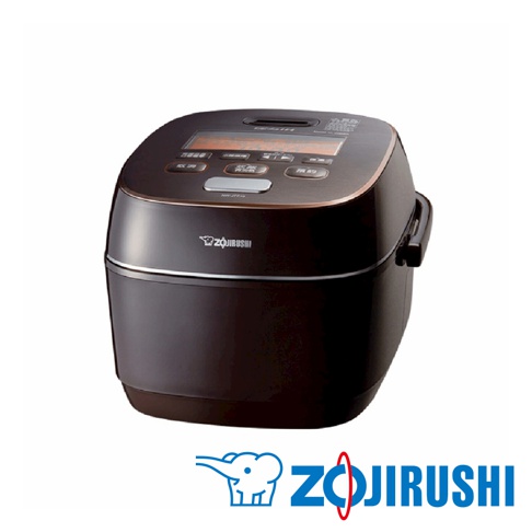 鐵器豪熱羽釜壓力IH電子鍋 NW-JTF18，呈深棕色，頂部面板為銅色，配有觸控螢幕和多個按鈕，機身側面有提把。