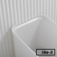 白色可疊式波浪紋收納箱，展示其波浪狀的邊緣設計，材質為塑膠。