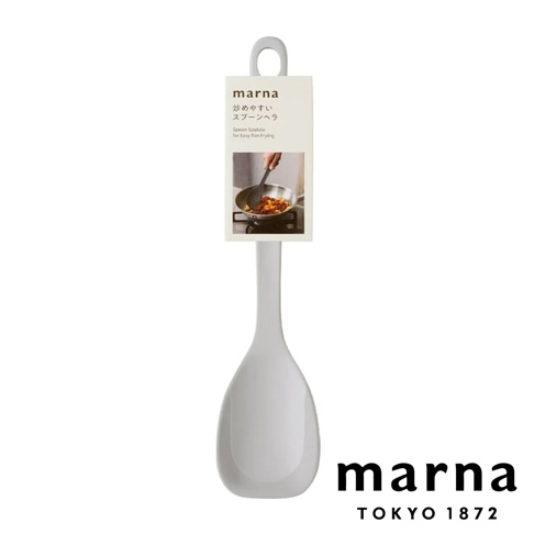 marna 品牌白色耐熱矽膠調理匙，鍋鏟狀的匙頭設計，適合方便地翻炒，包裝上有日文與英文說明。