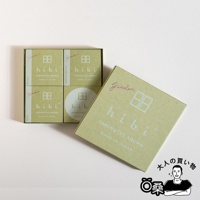 香氛火柴禮盒，花園系列，淺綠色紙盒包裝，內含三款不同香氛（Mimosa, Japanese Wisteria, Peony）的火柴，每款火柴盒上印有「hibi 10MINUTES AROMA MADE IN JAPAN」字樣。