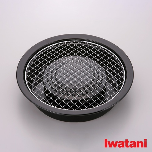 卡式爐專用網狀烤盤，黑色圓形邊框，內部為金屬網狀烤架，適合用於燒烤。