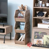 堆疊式木質收納盒，呈現自然的木紋色，設計簡約，方便居家收納。