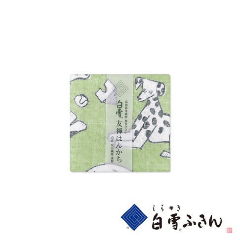 友禪染畫布風方巾，淺綠色底布印有黑白斑點的斑紋狗圖案，材質為細緻的棉織品，觸感柔軟，適合日常使用。