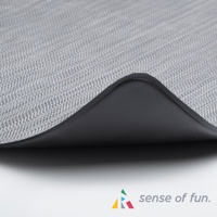 淺灰色編織紋理廚房地墊，露出黑色防滑底層。