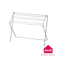 銀色金屬材質的折疊式晾曬架，有六根平行晾曬桿，下方為交叉支架設計，整體結構簡潔，方便收納。