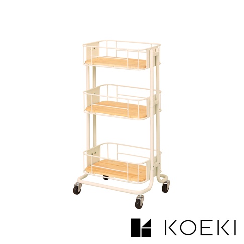米白色三層置物推車，採用金屬網籃搭配木質層板，底部設有四個萬向輪，方便移動。