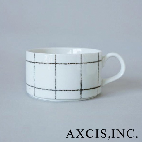 白色陶瓷手繪馬克杯，杯身佈滿炭灰色網格線條，帶有圓形把手，風格簡約。