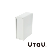 白色金屬抽屜式收納櫃，頂部和側面有圓潤的邊緣設計，簡潔現代。