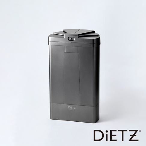 一個灰色的 30 公升自動感應靜音垃圾桶，頂部有三角形的感應器區域，側面有 DIETZ 品牌標誌。