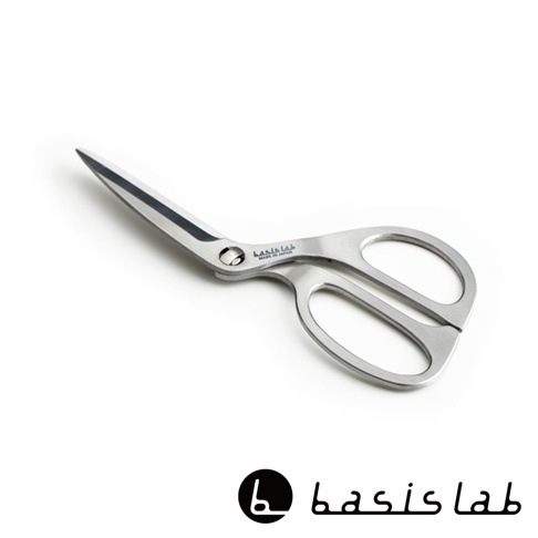 可拆式不鏽鋼右手萬用料理剪刀，銀色金屬材質，剪刀設計有兩個橢圓形握柄，刀刃鋒利，中央有可拆卸的螺絲結構，刻有品牌標誌與「MADE IN JAPAN」。