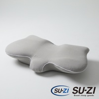 MUGON 暢快呼吸側睡止鼾枕 二代 AZ-763 專用純棉枕套，灰色，帶有白色滾邊，枕套表面有細緻的紋理，呈現出符合人體工學的曲線設計。