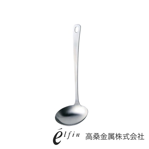 日製不鏽鋼湯杓，銀色，具有圓形勺頭與長柄，柄上有掛孔。