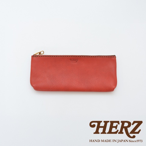 職人手作皮革經典收納筆袋 KP-25，紅色皮革製成，配有金色拉鍊。