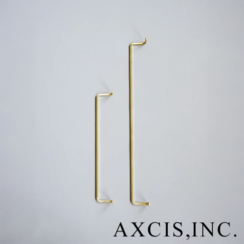 AXCIS,INC. 輕奢黃銅單桿毛巾架 S，以簡約時尚的黃銅材質呈現，展現細緻質感。